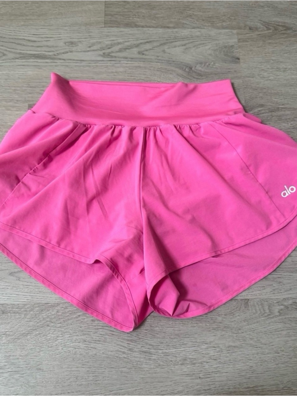 ALO Yoga Gold Medal Paradise Pink Athletic Mini Shorts XS